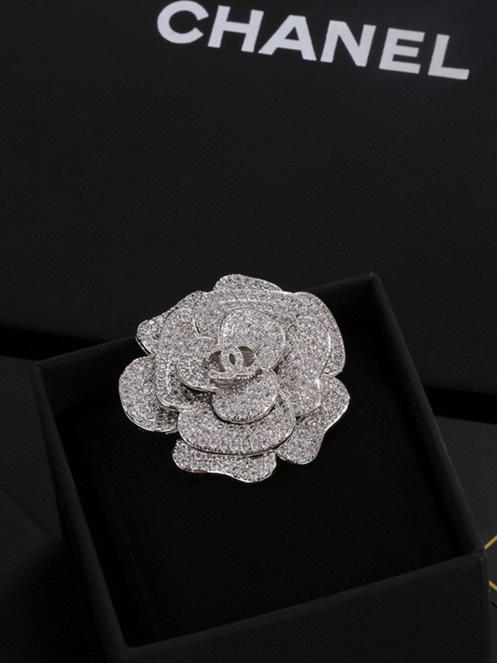 📩Chanel Camellia Brooch